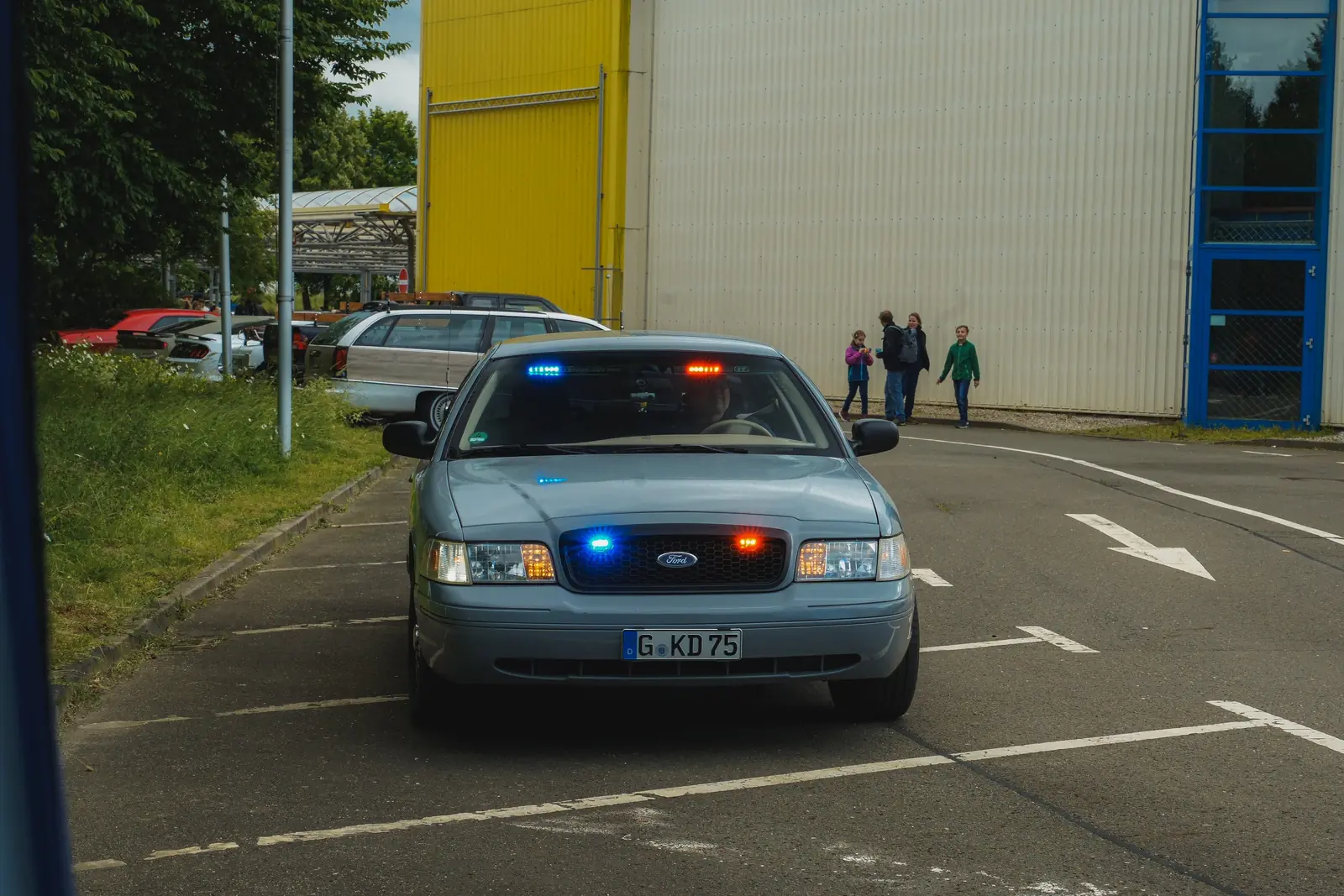 Ford Crown Victoria als Polizeiwagen mit Blaulicht