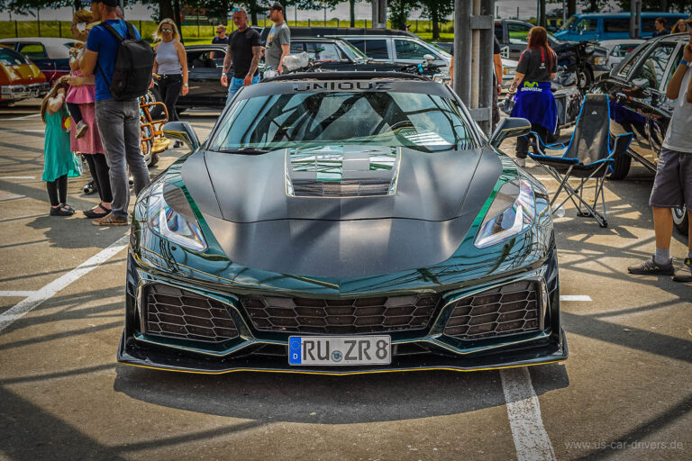 Grüne Corvette ZR1 von vorn