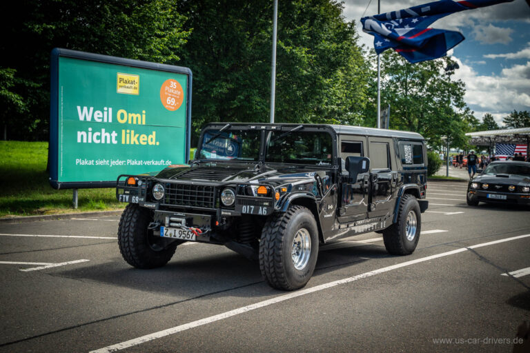 Schwarzer Hummer H1