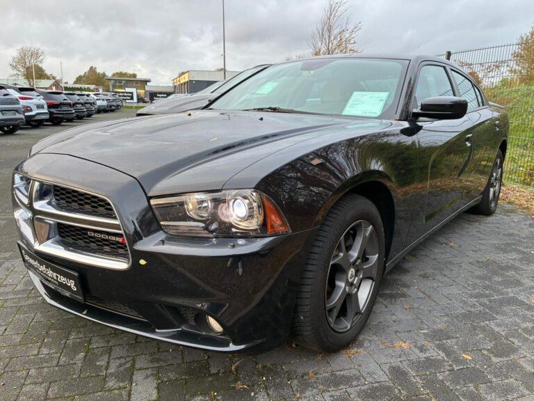 2014 Dodge Charger SXT + Rally
